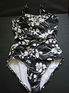 Croft & Barrow Black & White Floral One-Piece Swimsuit Size 14